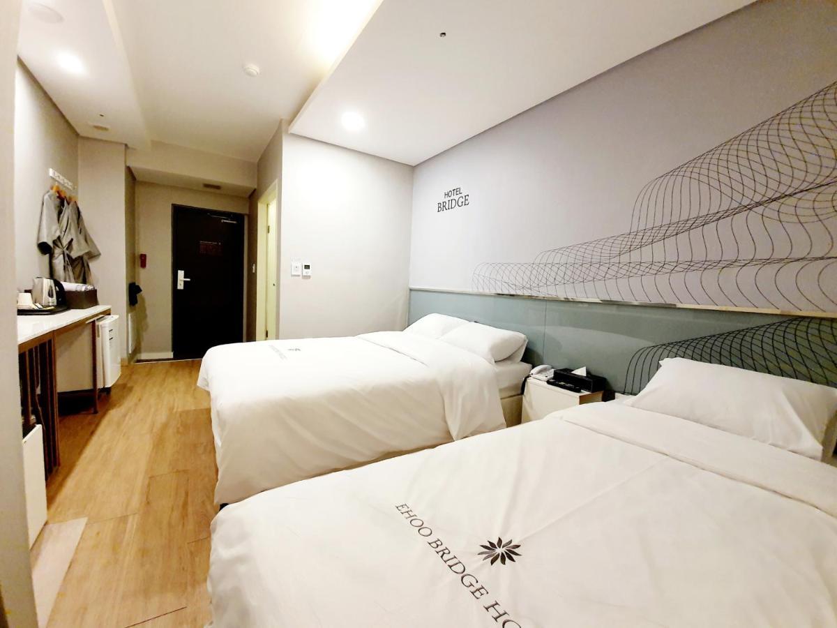 Hotel Bridge Seoul Exterior photo